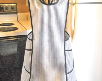 Old Fashioned Crossover Cross Back No Tie Apron in Black and White Mattress Ticking Apron size Medium