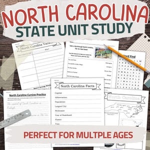 Könnte beinhalten: Eine Sammlung von Arbeitsblättern zum Thema North Carolina. Der Titel "North Carolina State Unit Study" ist in Rot und Grün gehalten. Die Arbeitsblätter umfassen Lückentexte, Wortsuchrätsel und Kartenübungen. Ein Bleistift liegt auf den Papieren. Der Text "Perfect for Multiple Ages" steht unten.