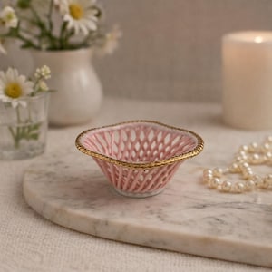 以下が含まれることがあります： 手書き風の「Welcome to our home」の文字が入った素朴な木製サイン。使い古したような仕上がりで、シンプルで魅力的なデザインは、玄関の装飾に最適です。