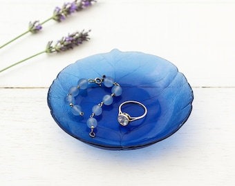 Ciotola vintage in vetro blu con foglie / Centrotavola decorativo color cobalto
