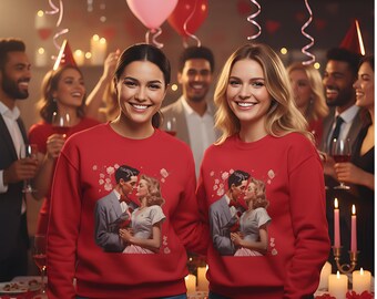 Vintage romantisch sweatshirt met illustratie van een stel | Retro liefdesontwerp uit de jaren 50