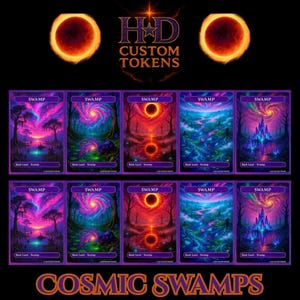 Peut inclure: Ensemble de jetons personnalisés avec des paysages de marais cosmiques. Chaque carte affiche le mot "SWAMP" et la phrase "Basic Land - Swamp". Le texte "HD CUSTOM TOKENS" et "COSMIC SWAMPS" est également visible.