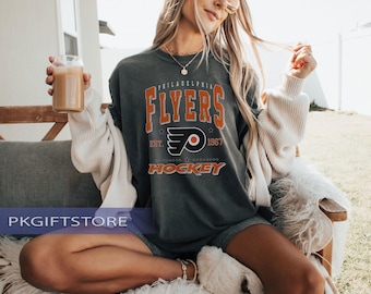 Comfort Colors® Vintage Philadelphia Flyer T-Shirt, Philadelphia Flyer,Flyers T-Shirt, Hockey Fan Shirt, Retro Philadelphia Ice Hockey