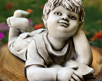 石造り読書少年の彫刻 屋外記念子供用飾り コンクリート製少年装飾