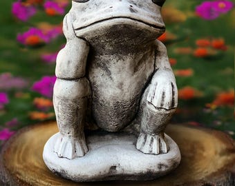 Concrete frog statue Sitting frog sculpture Outdoor animal figurine Handmade frog ornament Front door decoration Frog lover gift Yard art