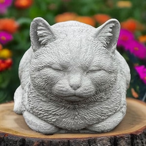 Outdoor cat Memorial stone Garden statue decor Concrete pet figurine Sleeping cat outdoor Lying kitten gift Yard ornament Cement sculpture