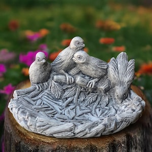 Stone bird bath bowl statue Garden bird feeder art Outdoor nest with birds decor Cement birdbath ornament Wildlife friendly yard figurine