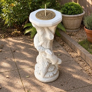 Concrete Sundial Pedestal with Squirrels Stone Garden Timepiece Sculpture Cement Tree Trunk Column Statue Outdoor Solar Clock Yard Ornament