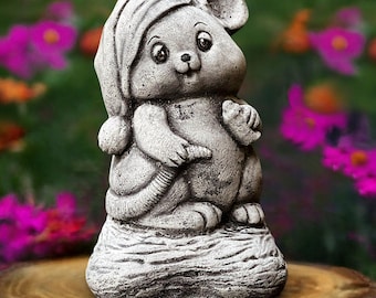 Steenmuis met hoedstandbeeld Betonnen muissculptuur Cement dierdecor Tuinmuisbeeldje Outdoor muisornament Tuinmuisstandbeeld