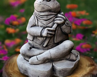 Stone elegant frog decoration Outdoor frog figurine Cement animal sculpture Garden ornament Front door statue Frog lover gift Yard art