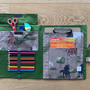 Grand sac de peinture pour enfants avec presse-papiers pour DIN A4, dossier de peinture, dossier de dessin cousu à la main, sac à crayons, sac en tissu, peinture en déplacement, vert