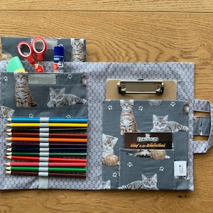 Petit sac de peinture pour enfants Chats incl. Presse-papiers, dossier de peinture, dossier de dessin cousu à la main, sac à crayons, sac en tissu, peinture en déplacement, chaton gris