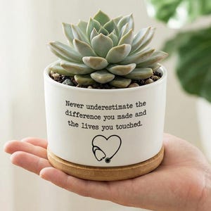 Ceramic plant pot with Stethoscope Quote, succulent planter with Wooden Saucer, Nurse Gift,Nurse Appreciation Gift, Medical Graduation Gift，