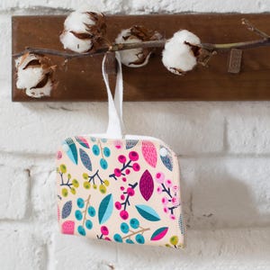 Borsa da viaggio impermeabile a doppia tasca con tracolla per assorbenti mestruali; borsa impermeabile con fodera in PUL per assorbenti mestruali in tessuto e salvaslip riutilizzabili.