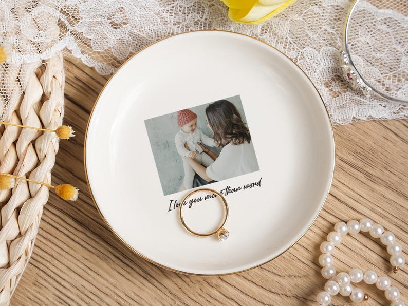 Anpassad fotoprydnadsbricka, födelsedagspresent till mamma, fotopresent till mamma, smyckesfat till mamma, mors dag-present till mamma, anpassad ringfat med bild bild 9