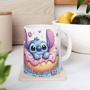 Taza de cerámica con forma de dona de dibujos animados/Divertida taza de café, regalo para niños, amantes de los dulces, regalo de cumpleaños, artículos para beber originales