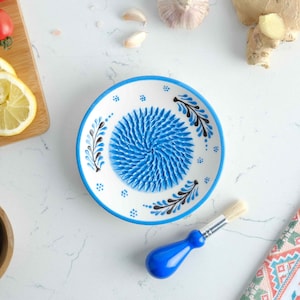 Ceramic Garlic Grater Plate, Handmade Ceramic Grater, Ginger Grater with Brush, Grater Plate for Chocolate & Cheese, Vegetable Rub Plate