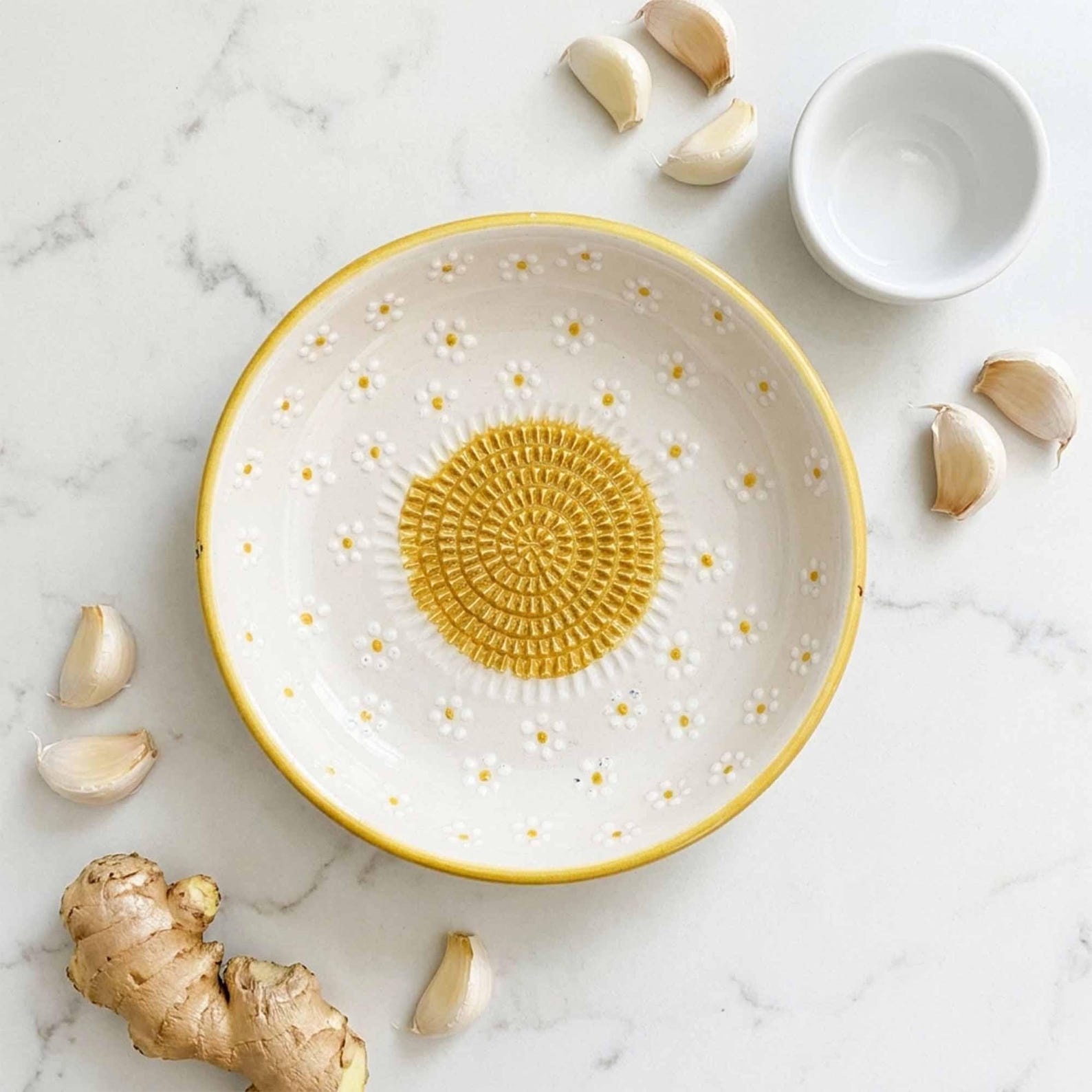 Ceramic Handmade Grater Bowl, 7", Daisy