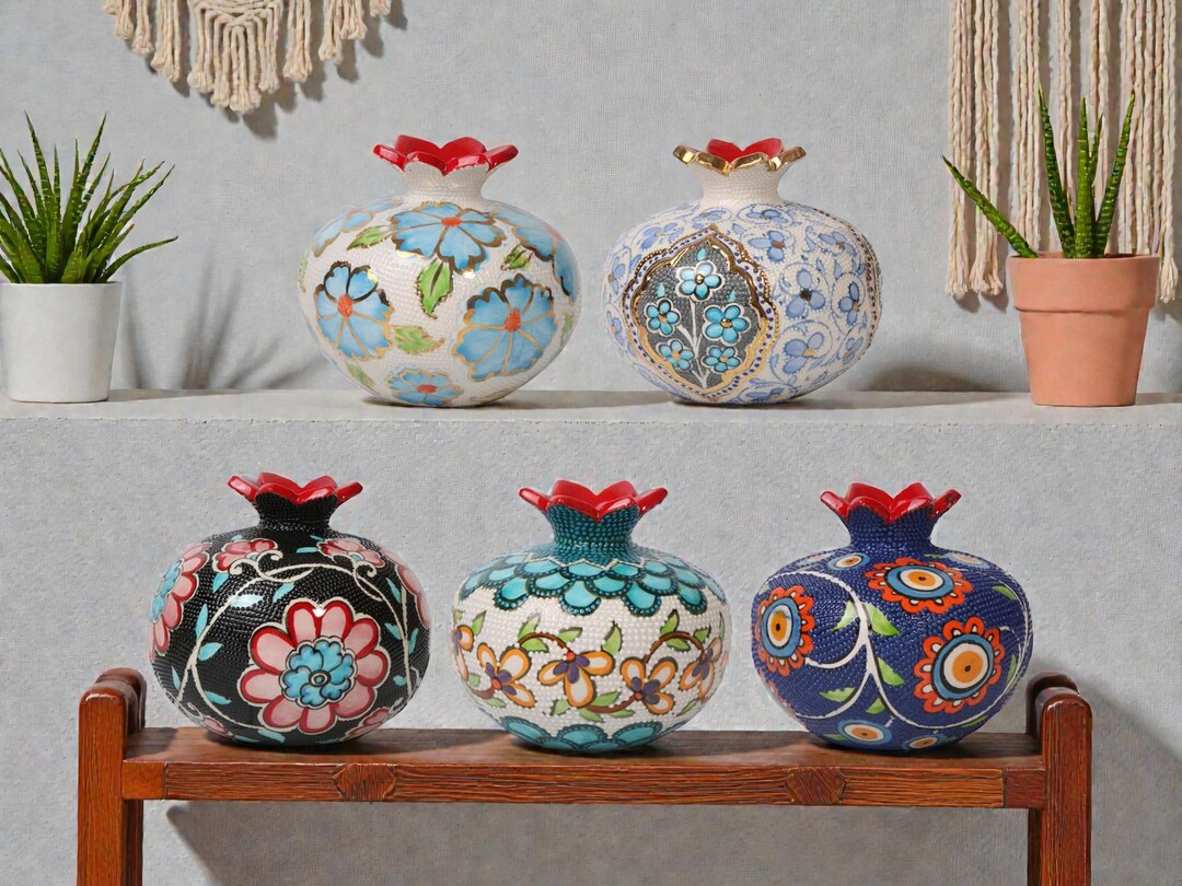 トルコ陶器のザクロ花瓶、手描きの花のザクロの装飾、家庭の