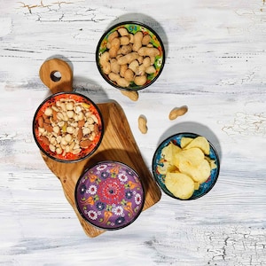 Handmade Ceramic Snack Bowls, 10 Oz Bowls, Ceramic Bowls Set of 4, Bowls for Chips and Popcorn, Breakfast Bowl, Salad Bowl, Bowls Set Gift
