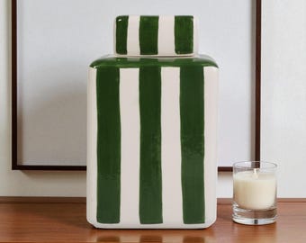 Tarro decorativo de cerámica con rayas verdes, hecho a mano para sala de estar, con tapa, para pasillo, cuadrado.