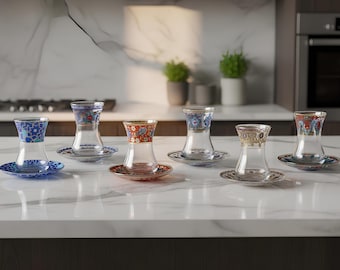 Turks theeglas, premium theeglazenset met schoteltjes, handgemaakte Ottomaanse theekopjes, handgeschilderde theeglazen met goud, Turkse theeglazenset