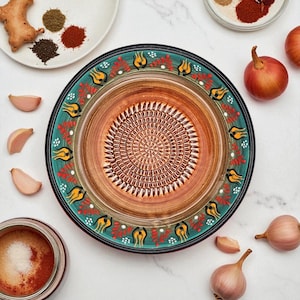 Ceramic Kitchen Grater Bowl, 7&quot; Garlic Plate, Green Petals Grater Bowl, Hand Painted Ginger Grinder, Handmade Ceramic Vegetable Rub Plate