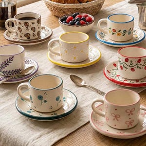 Tazas de cerámica con platillos, tazas de café, juego de tazas de espresso, taza de café con asa pintada a mano, tazas de cerámica de regalo para los amantes del café.