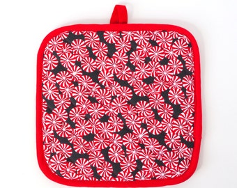 Peppermint Candies Potholder, Holiday Trivet, Peppermint Trivet, Christmas Gift, Insulated Potholder, Hostess Gift, Gift for bakers