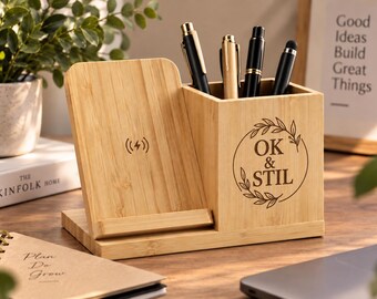 Personalisierte Bambus Ladestation 15W mit Stifthalter | Kabelloses Qi Ladegerät | Schreibtisch Organizer mit Gravur | Geschenk Bureau