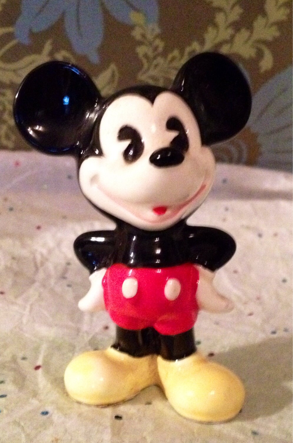 collectible mickey mouse figurines