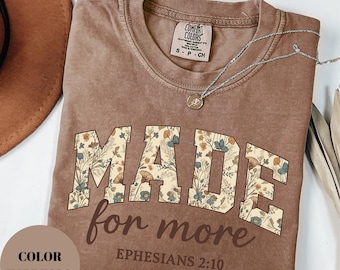 Camiseta con versículo bíblico floral en colores cómodos: camiseta cristiana para mujer