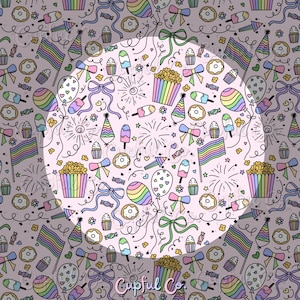 Può includere: Un motivo ripetitivo con illustrazioni colorate a tema festa, tra cui bandiere arcobaleno, secchielli di popcorn, palloncini, cupcake, ciambelle, fiocchi e fuochi d'artificio su uno sfondo viola chiaro con il testo Cupful Co. in basso al centro.