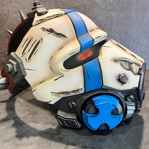 life sized borderlands 4 psycho mask display piece