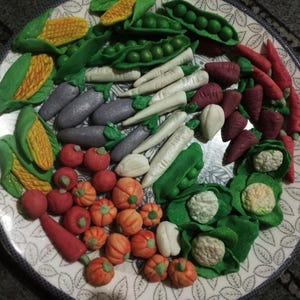 Edible Veggies Fruits Gardening Allotment Fondant Sugar Paste Decoration Cake and Cupcakes Toppers Fondant complete set Handmade vegetables