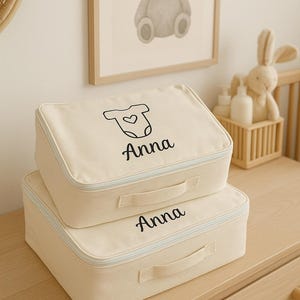 Gepersonaliseerde babyopbergtassenset – 2 stuks | Aangepaste naam reisorganizer voor essentials voor pasgeborenen | Babyzakje van ecokatoenen canvas