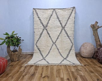 Handmade White Berber Rug, Moroccan Beni Ourain Carpet