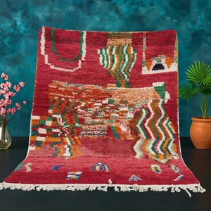 Tapis berbère marocain tissé à la main : authentique tapis tribal en laine