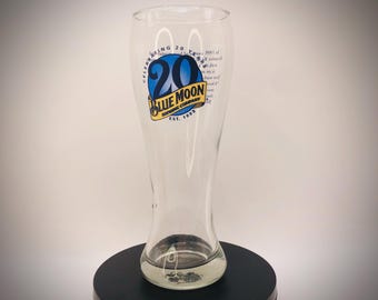Vaso de cerveza Pilsner Blue Moon de 20 años (7,75")