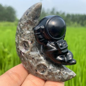 2.8“ Natural Obsidian and Yooperlite crystal,Crystal Astronaut,Hand carved,crystal healing,Home decoration,crystal gifts 1pc