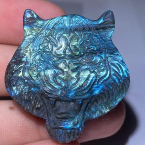 1.5“ Natural labradorite quartz,crystal Tiger skull,Hand carved,crystal healing,Home decoration,crystal gifts 1pc