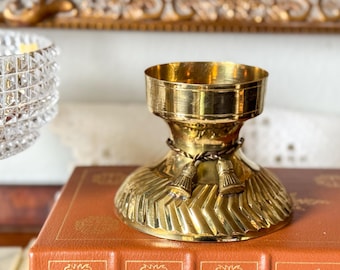 Gatco製ヴィンテージ真鍮キャンドルホルダー、インド製 - 古びた緑青の