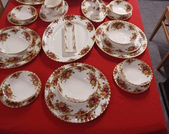 Set Vintage Années 70 : Moutardier, Poivrier, Salière - Verre Et Plastique Rouge - Neuf Dans Sa Boîte D'origine