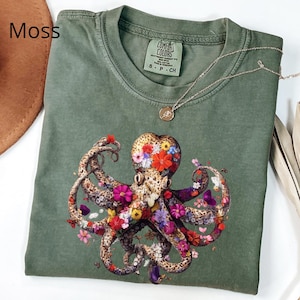 Retro Octopus Flowers T-Shirt, Octopus Flowers Shirt, Ocean Lover Gift, Octopus Ocean Shirt, Ocean Animal Tee, Sea Animal Shirt