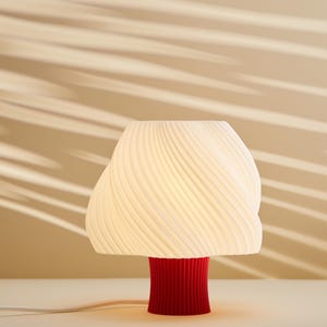 CANDLE M RUBY | Dimmable Table Lamp | Handmade Sustainable Light | Cozy Mood Lighting