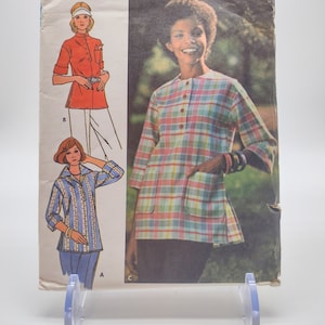 Vintage Butterick 4068 Women&#39;s 1970s Loose Tops - Size 12 - Factory Folded and Uncut