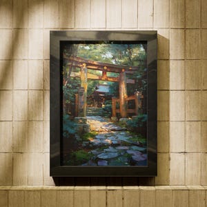 Pu&ograve; includere: Una stampa incorniciata raffigurante un cancello torii giapponese e un sentiero che conduce a un tempio. L'opera d'arte presenta una vivace tavolozza di colori di verdi, marroni e blu, con la luce del sole che illumina la scena. La cornice &egrave; nera.