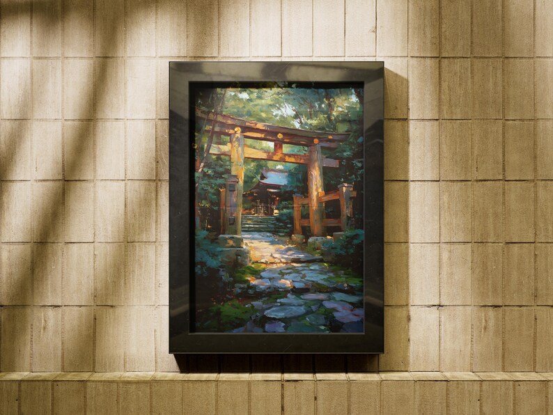 Pu&ograve; includere: Una stampa incorniciata raffigurante un cancello torii giapponese e un sentiero che conduce a un tempio. L'opera d'arte presenta una vivace tavolozza di colori di verdi, marroni e blu, con la luce del sole che illumina la scena. La cornice &egrave; nera.