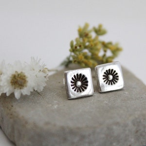 Square Daisy Flower Stud Earrings