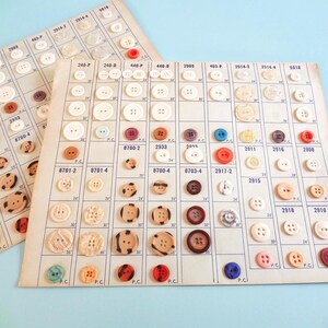 Scovill Button Samples in Original Folders from Manufacturer * Vintage Namm Singer Scovill Sew On Buttons in Assorted Sizes and Colors